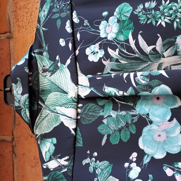 Banana Republic Dillon Stretch Satin Botanical Print Blouse - Picture 6 of 12